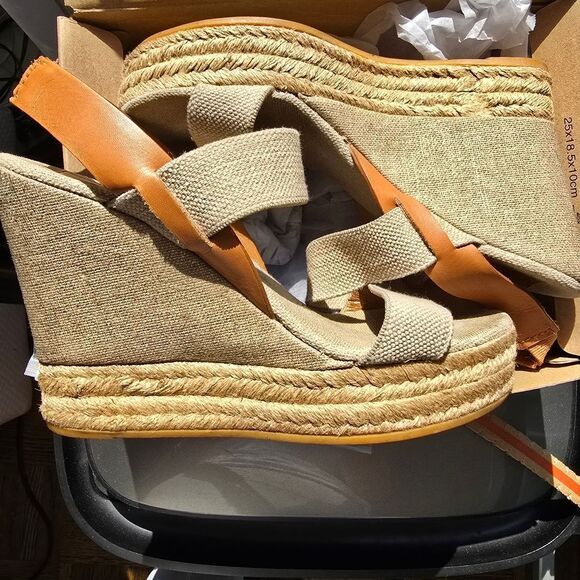 Tory Burch Cream Espadrille Sandals - Picture 6 of 9